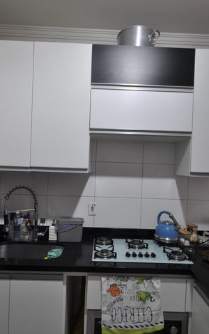 Casa à venda com 77m², 2 quartos e 2 vagasCozinha