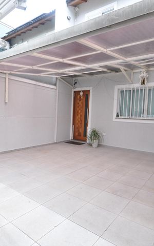 Casa à venda com 77m², 2 quartos e 2 vagasGaragem