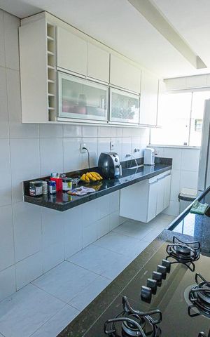 Apartamento à venda com 170m², 3 quartos e 3 vagas Apartamento à venda com 170m², 3 quartos e 3 vagascozinha