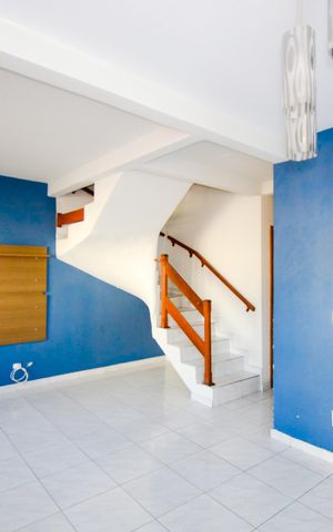 Casa de condomínio à venda com 127m², 4 quartos e 2 vagasSala