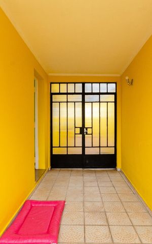 Casa à venda com 166m², 3 quartos e 2 vagas Casa à venda com 166m², 3 quartos e 2 vagasCorredor externo