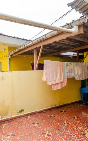 Casa à venda com 166m², 3 quartos e 2 vagas Casa à venda com 166m², 3 quartos e 2 vagasÁrea externa