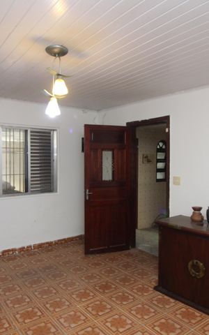 Casa para alugar com 130m², 1 quarto e 2 vagasSala