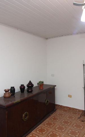 Casa para alugar com 130m², 1 quarto e 2 vagasSala