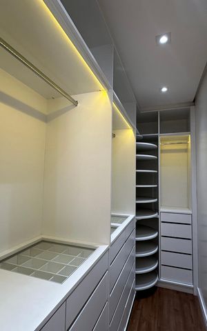 Apartamento para alugar com 71m², 3 quartos e 1 vaga Apartamento para alugar com 71m², 3 quartos e 1 vagaCloset da suíte