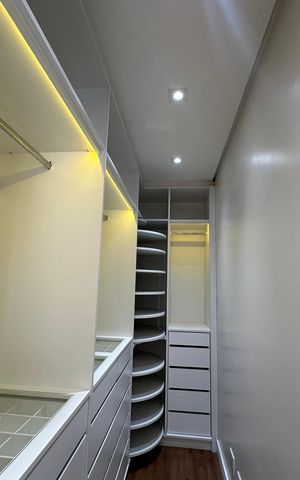 Apartamento para alugar com 71m², 3 quartos e 1 vaga Apartamento para alugar com 71m², 3 quartos e 1 vagaCloset da suíte