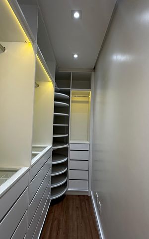Apartamento para alugar com 71m², 3 quartos e 1 vaga Apartamento para alugar com 71m², 3 quartos e 1 vagaCloset da suíte