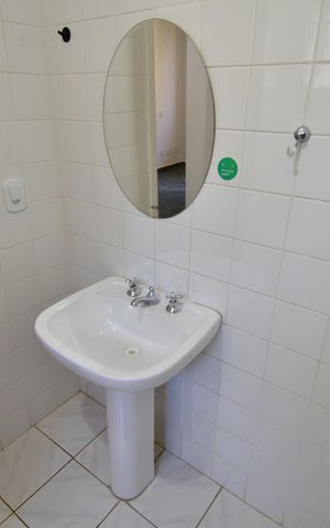 Casa de condomínio para alugar com 160m², 3 quartos e 2 vagasBanheiro