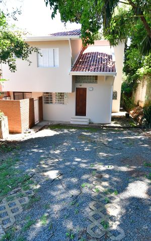 Casa de condomínio para alugar com 160m², 3 quartos e 2 vagasFachada