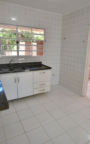 Casa de condomínio para alugar com 160m², 3 quartos e 2 vagasCozinha
