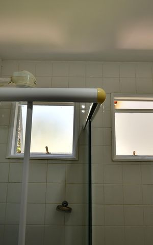 Casa de condomínio para alugar com 160m², 3 quartos e 2 vagasBanheiro
