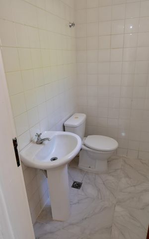 Casa de condomínio para alugar com 160m², 3 quartos e 2 vagasLavabo