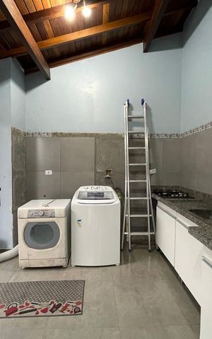 Casa à venda com 200m², 3 quartos e 3 vagas