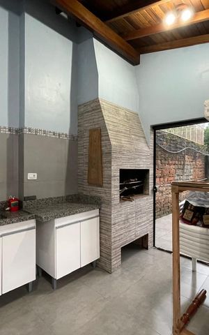 Casa à venda com 200m², 3 quartos e 3 vagas