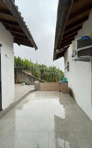 Casa à venda com 200m², 3 quartos e 3 vagas
