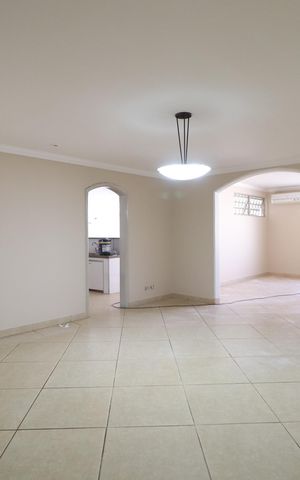Casa para alugar com 180m², 7 quartos e 3 vagasSala 2