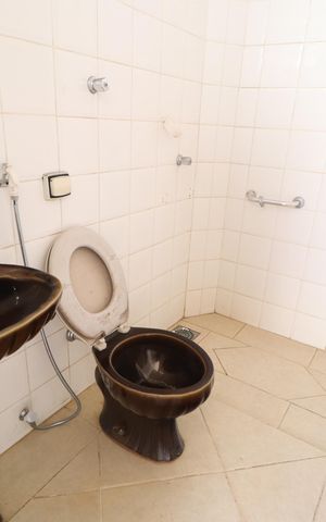 Casa para alugar com 180m², 7 quartos e 3 vagasBanheiro de serviço