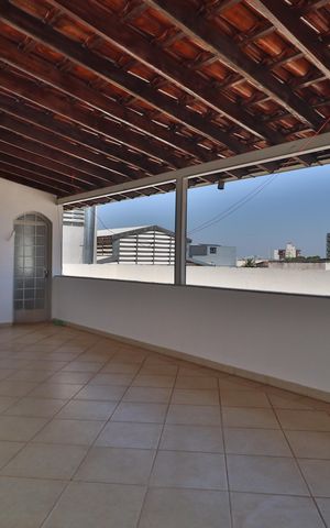 Casa para alugar com 180m², 7 quartos e 3 vagasVaranda