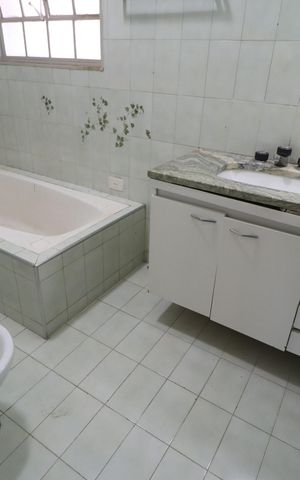 Casa para alugar com 180m², 7 quartos e 3 vagasBanheiro do Quarto 4