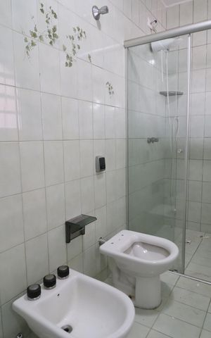 Casa para alugar com 180m², 7 quartos e 3 vagasBanheiro do Quarto 4