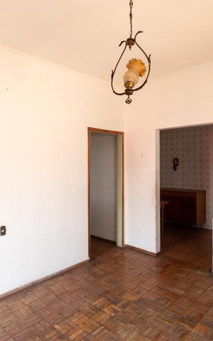 Casa à venda com 354m², 2 quartos e sem vaga Casa à venda com 354m², 2 quartos e sem vagaSalas