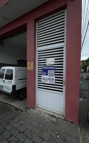 Casa para alugar com 30m², 1 quarto e sem vaga Casa para alugar com 30m², 1 quarto e sem vagaFachada + Placa
