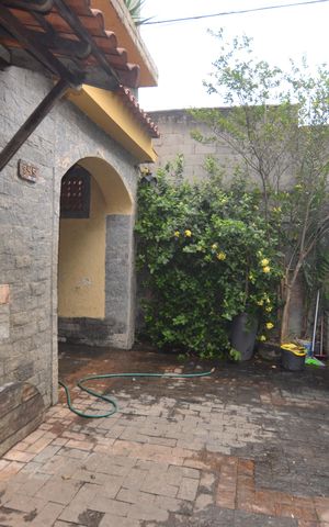 Casa para alugar com 500m², 3 quartos e 4 vagasQuintal
