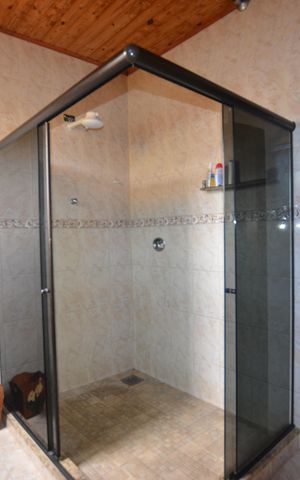 Casa para alugar com 500m², 3 quartos e 4 vagasBanheiro da Suíte 1