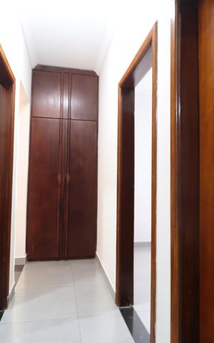 Casa para alugar com 200m², 3 quartos e 3 vagasCorredor - Armário