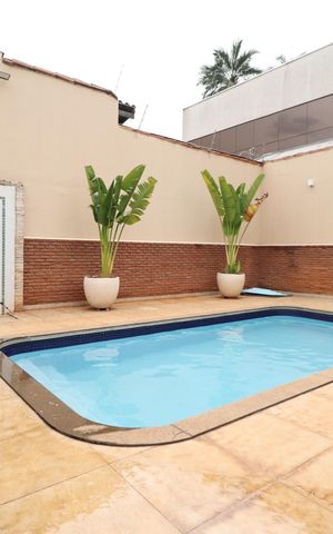 Casa para alugar com 200m², 3 quartos e 3 vagasPiscina