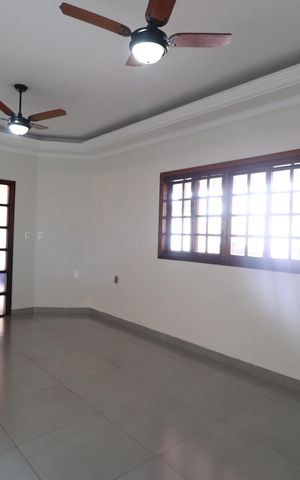 Casa para alugar com 200m², 3 quartos e 3 vagasSala