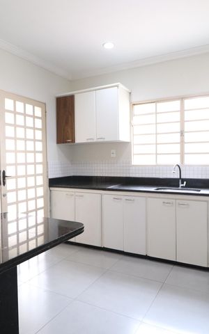Casa para alugar com 200m², 3 quartos e 3 vagasCozinha