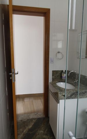 Apartamento para alugar com 130m², 3 quartos e 4 vagasBanheiro da Suíte