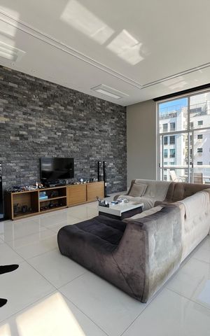Apartamento para alugar com 153m², 1 quarto e 3 vagas