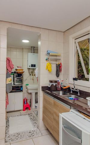 Casa de condomínio à venda com 252m², 2 quartos e 2 vagas Casa de condomínio à venda com 252m², 2 quartos e 2 vagasCozinha