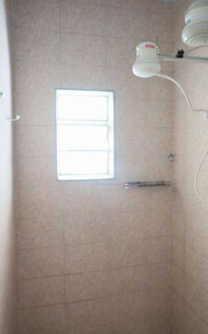 Casa para alugar com 250m², 3 quartos e 3 vagasBanheiro 1