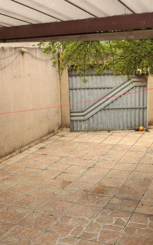 Casa à venda com 150m², 5 quartos e 6 vagasCasa 3 - Varanda