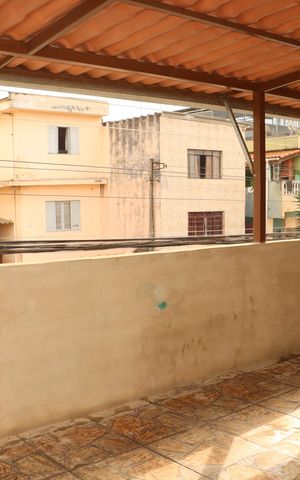 Casa à venda com 150m², 5 quartos e 6 vagasCasa 3 - Varanda