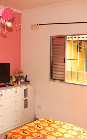 Casa à venda com 150m², 5 quartos e 6 vagasCasa 2 - Quarto