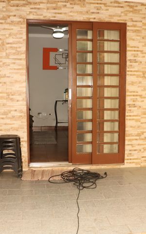 Casa à venda com 150m², 5 quartos e 6 vagasÁrea externa