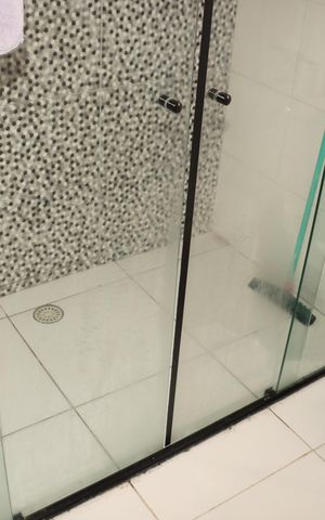 Casa à venda com 150m², 5 quartos e 6 vagasCasa 3 - Banheiro Suíte