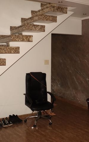 Casa à venda com 150m², 5 quartos e 6 vagasCasa 2 - Sala