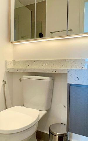 Apartamento à venda com 40m², 2 quartos e 1 vaga Apartamento à venda com 40m², 2 quartos e 1 vagaBanheiro da Suíte