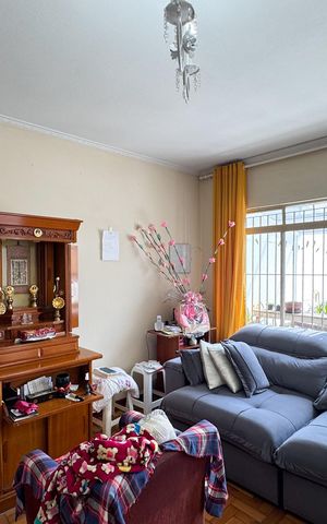 Casa à venda com 160m², 3 quartos e 3 vagas Casa à venda com 160m², 3 quartos e 3 vagasSala