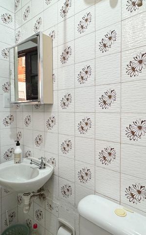 Casa à venda com 160m², 3 quartos e 3 vagas Casa à venda com 160m², 3 quartos e 3 vagasBanheiro de serviço