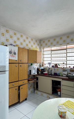 Casa à venda com 160m², 3 quartos e 3 vagas Casa à venda com 160m², 3 quartos e 3 vagasCozinha