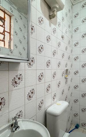 Casa à venda com 160m², 3 quartos e 3 vagas Casa à venda com 160m², 3 quartos e 3 vagasBanheiro de serviço
