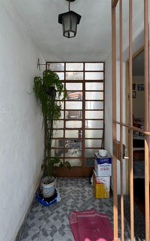 Casa à venda com 160m², 3 quartos e 3 vagas Casa à venda com 160m², 3 quartos e 3 vagasEntrada