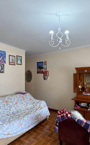 Casa à venda com 160m², 3 quartos e 3 vagas Casa à venda com 160m², 3 quartos e 3 vagasSala