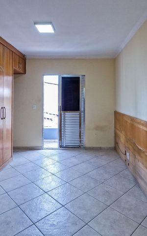 Casa para alugar com 300m², 4 quartos e 8 vagas Casa para alugar com 300m², 4 quartos e 8 vagasSuíte 1